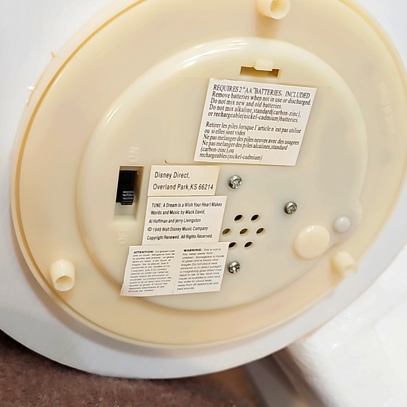 Disney  A Wish Your Heart Makes  3 sided rotating figurine w/snow globes. - Picture 12 of 16